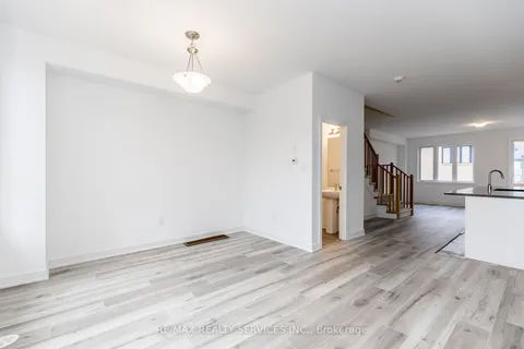 61 Red Maple Lane, Barrie, ON L9J 0N8