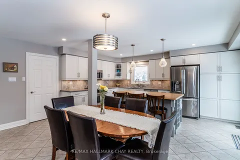 501 Grove St, Barrie, ON L4M 5Z4