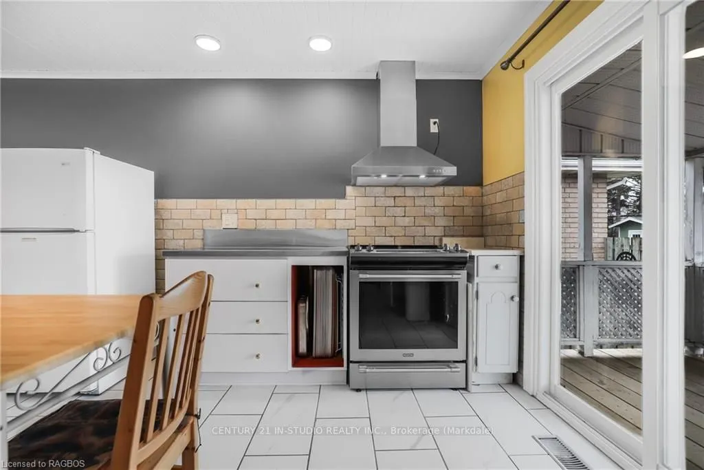 447 FIFTH St, Collingwood, ON L9Y 1Y5