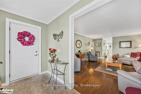 9 VENTNOR Cres, Wasaga Beach, ON L9Z 3A8