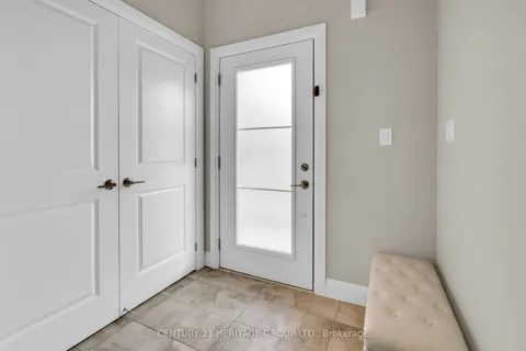 13 Mabern Street, Barrie, ON L9J 0J1