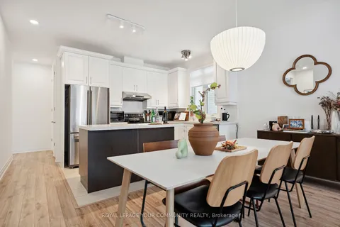 33 Mabern St, Barrie, ON L9J 0H9