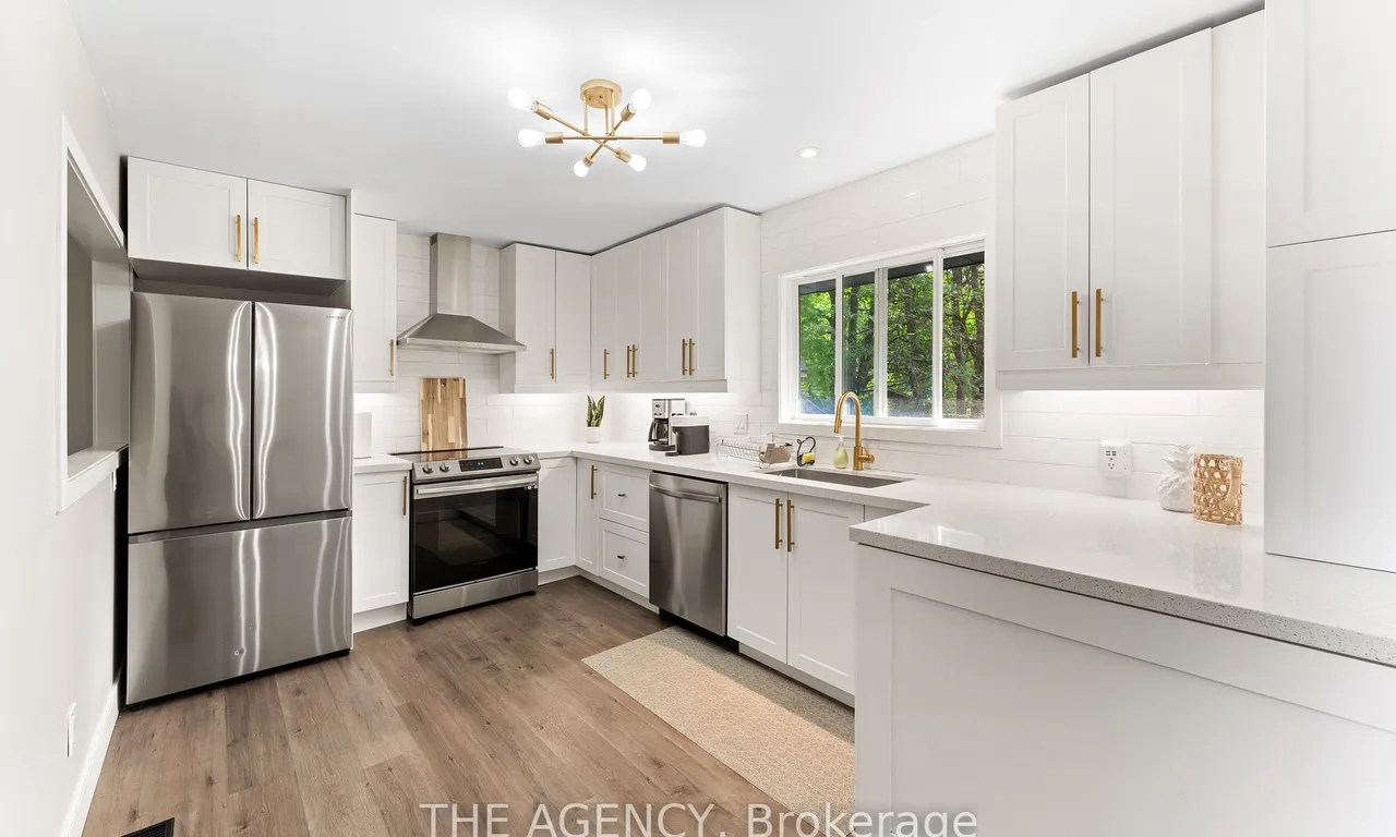 15 32nd St, Wasaga Beach, ON L9Z 2S5