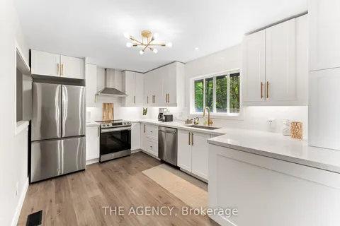 15 32nd St, Wasaga Beach, ON L9Z 2S5