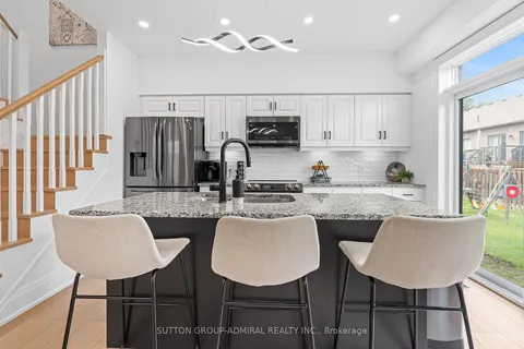 1026 Wright Dr, Midland, ON L4R 0E4