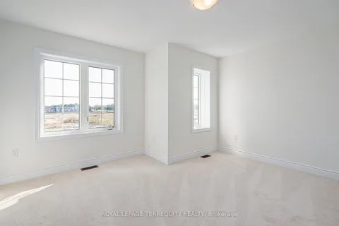 21 Mission Street, Wasaga Beach, ON L0M 1S0