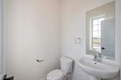 21 Mission Street, Wasaga Beach, ON L0M 1S0
