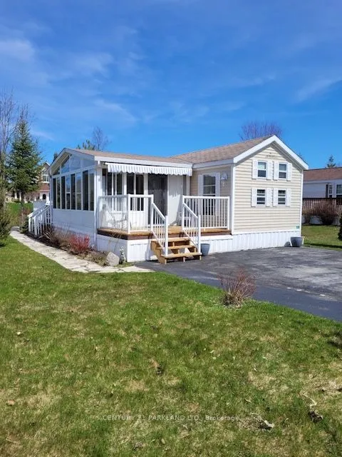 36 Huron Circ, Wasaga Beach, ON L9Y 1X7