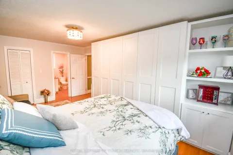 11 Hill Top Drive, Penetanguishene, ON L9M 1H7