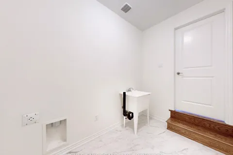 76 Phoenix Blvd, Barrie, ON L9J 0C1