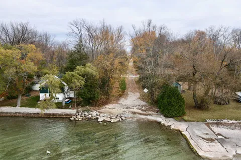 2501 Lakeshore Dr, Ramara, ON L0K 1B0