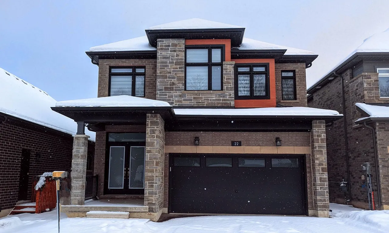 22 Franklin Tr, Barrie, ON L9J 0B1