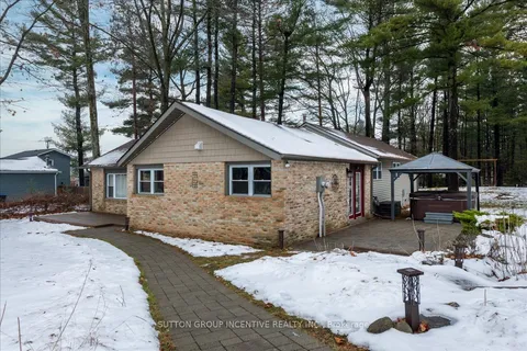 2084 Sunnidale Rd, Springwater, ON L0M 1T2