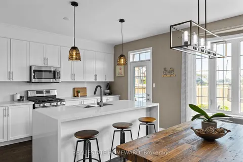 3 Moreau Way, Springwater, ON L9X 0S5