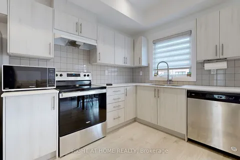 96 Fairlane Ave, Barrie, ON L9J 0M5