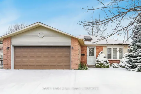 9 Coles St, Barrie, ON L4N 5W8
