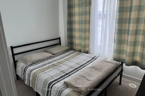 34 Spry Lane, Barrie, ON L4N 0H7