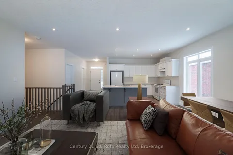 53 Ralph Dalton Blvd, Tay, ON L0K 2A0