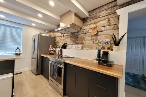 347 Balm Beach Rd, Tiny, ON L0L 2J0