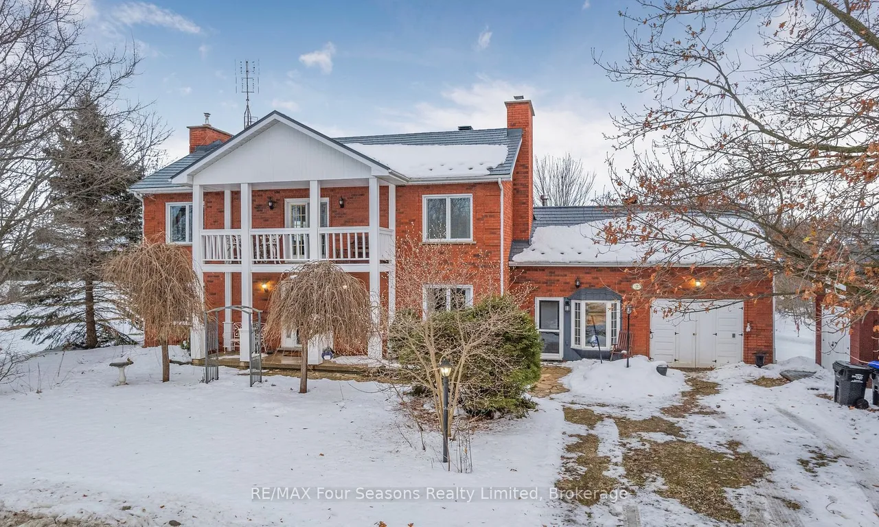 3 Sydenham Tr, Clearview, ON L0M 1H0
