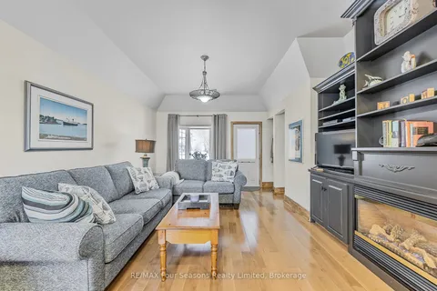 3 Sydenham Tr, Clearview, ON L0M 1H0