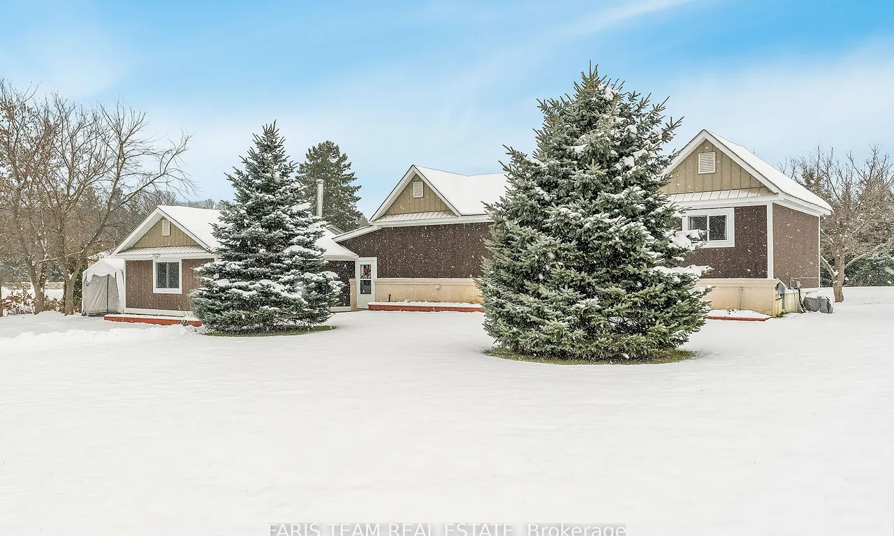 3686 McCarthy Dr, Clearview, ON L0M 1N0