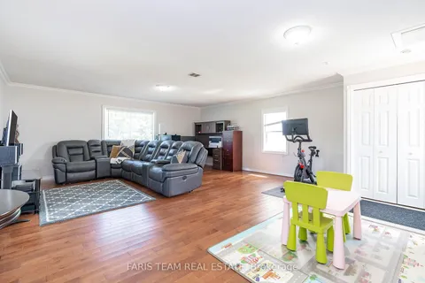 3686 McCarthy Dr, Clearview, ON L0M 1N0