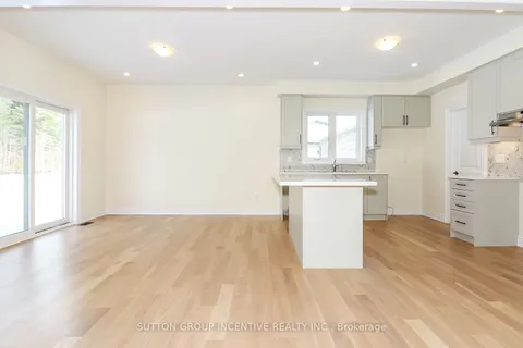 28 Cottonwood St, Springwater, ON L9X 2E5