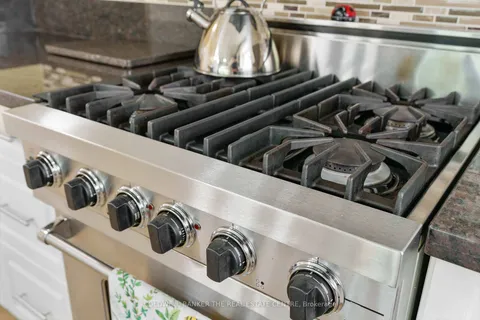 9 Bellevue Cres, Barrie, ON L4M 2S9