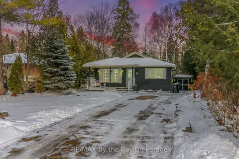 27 50th St, Wasaga Beach, ON L9Z 1X2