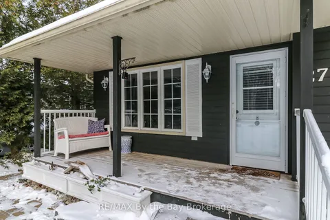 27 50th St, Wasaga Beach, ON L9Z 1X2