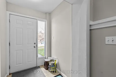 101 Livingstone St, Barrie, ON L4N 7J4