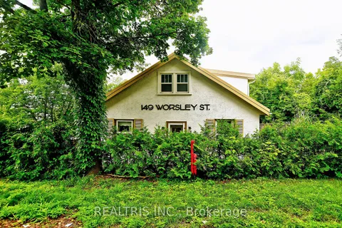 149 Worsley St, Barrie, ON L4M 1M3