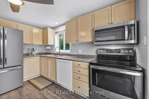 73 Srigley St, Barrie, ON L4N 0L7