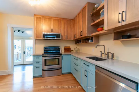 26 Holgate St, Barrie, ON L4N 2T5