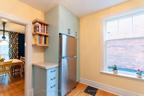 26 Holgate St, Barrie, ON L4N 2T5