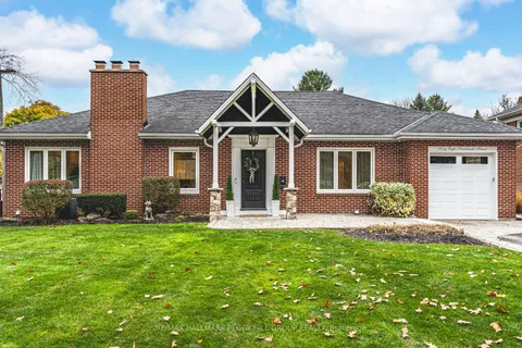 68 Dundonald St, Barrie, ON L4M 3T3