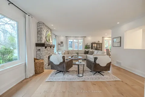 68 Dundonald St, Barrie, ON L4M 3T3