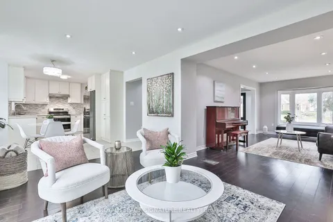 14 Grand Forest Dr, Barrie, ON L4N 7E7