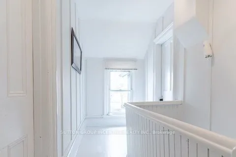 253 Dunlop Street, Barrie, ON L4M 1B6