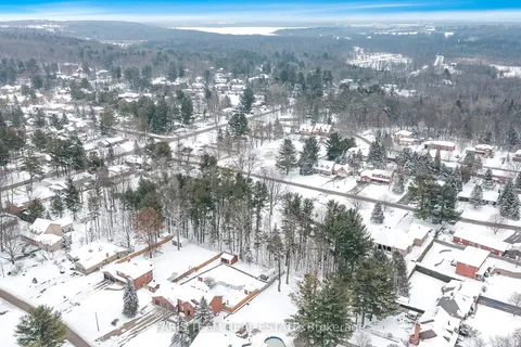 10 Noraline Ave, Springwater, ON L9X 0M8