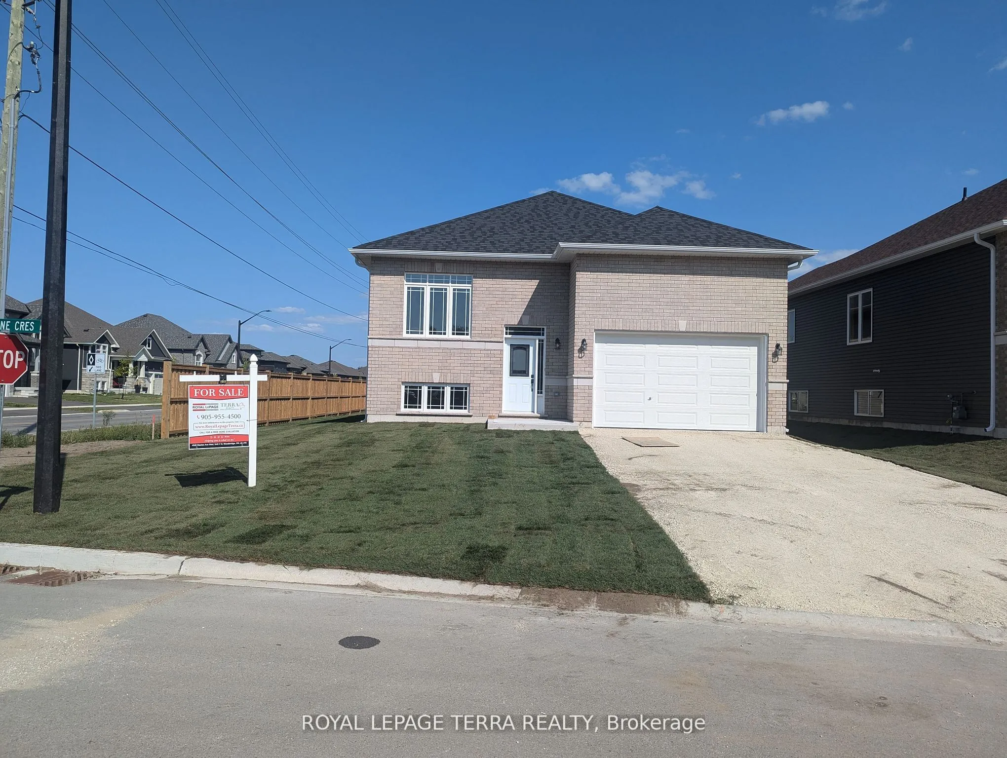 2 Joanne Crescent, Wasaga Beach, ON L9Z 1R4