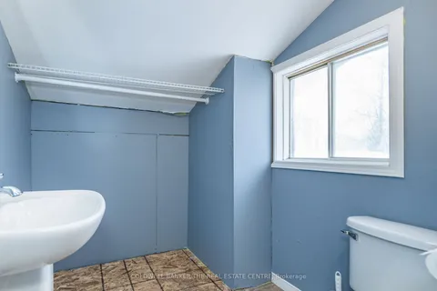 2 WEST St, Severn, ON L0K 1E0