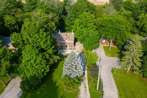 929 Yonge Street, Barrie, ON L9J 0E9