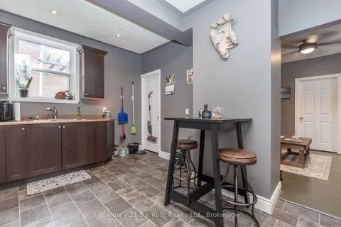145 Mary St, Orillia, ON L3V 3E3