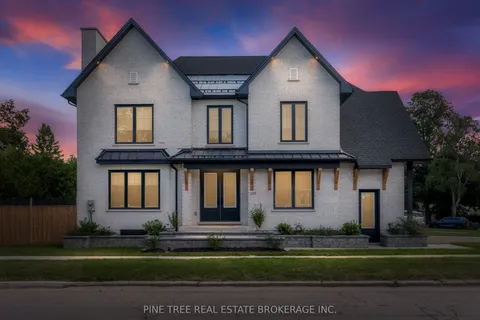 271 Codrington Street, Barrie, ON L4M 1S7