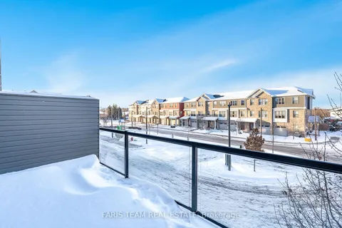 1 Leggott Ave, Barrie, ON L4N 6B1
