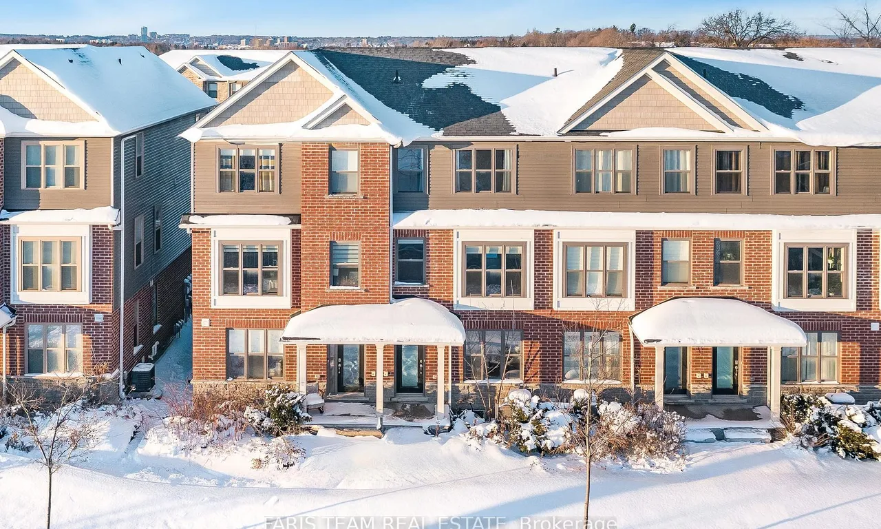 1 Leggott Ave, Barrie, ON L4N 6B1