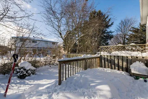 59 Robin Crt, Barrie, ON L4M 5L9