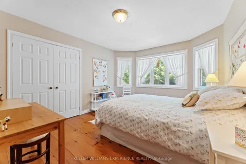 26 Paddy Dunn's Circle, Springwater, ON L9X 0T1